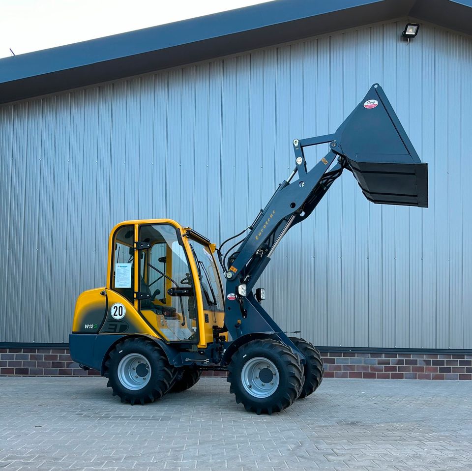 Eurotrac W12S mit Vollkabine Hoflader, Radlader in Bakum