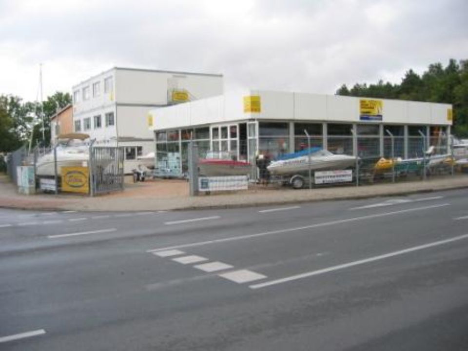 AM 570, Kajüt- und Sundeckboot, Neuboot- Ausstellungsboot in Hohen Neuendorf