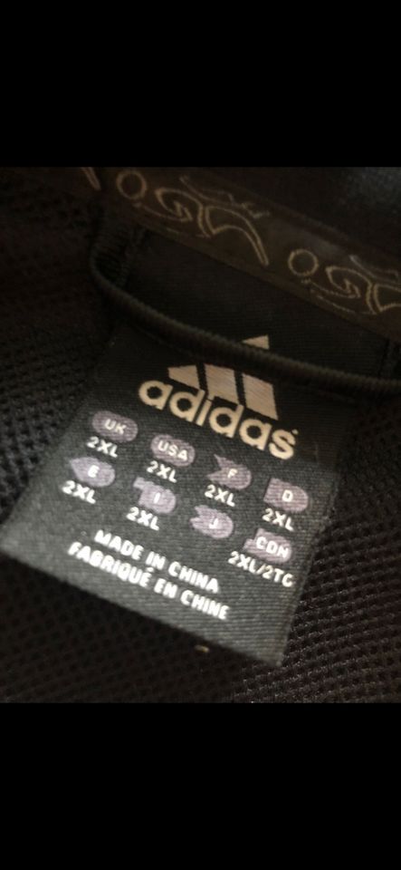 Adidas Jogginganzug in Elze