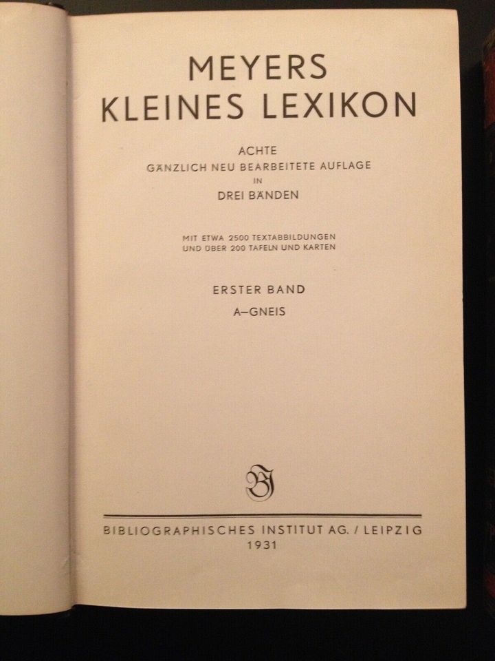 Meyers kleines Lexikon in drei Bänden von 1931/1932 in Möser