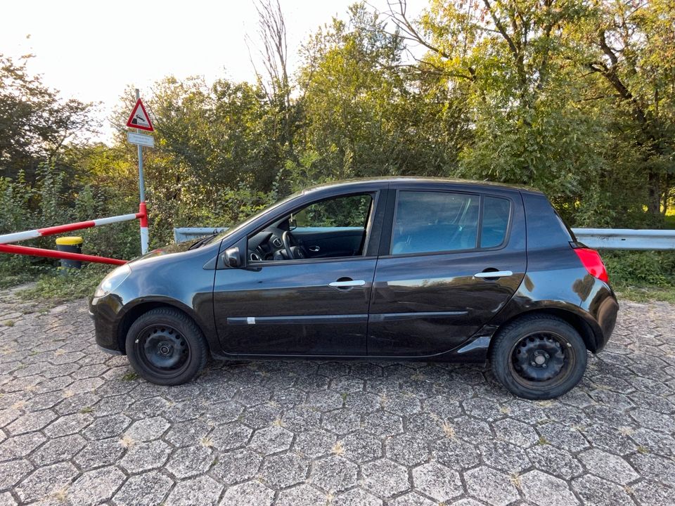 Renault clio 2 in Neuwied