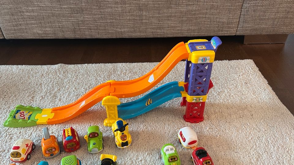 Große Vtech Tut Tut Sammlung, 4 Sets inkl. 11 Autos in Stuttgart