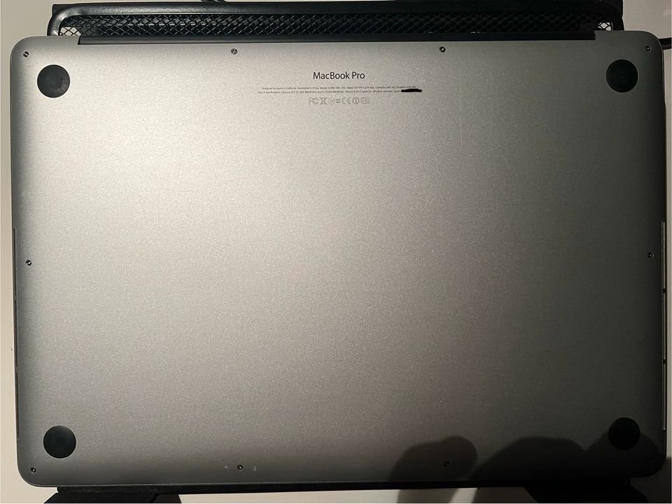 MacBook Pro Retina Mid 2012 15“ i7 8GB 256GB SSD Batterie neu in Dortmund