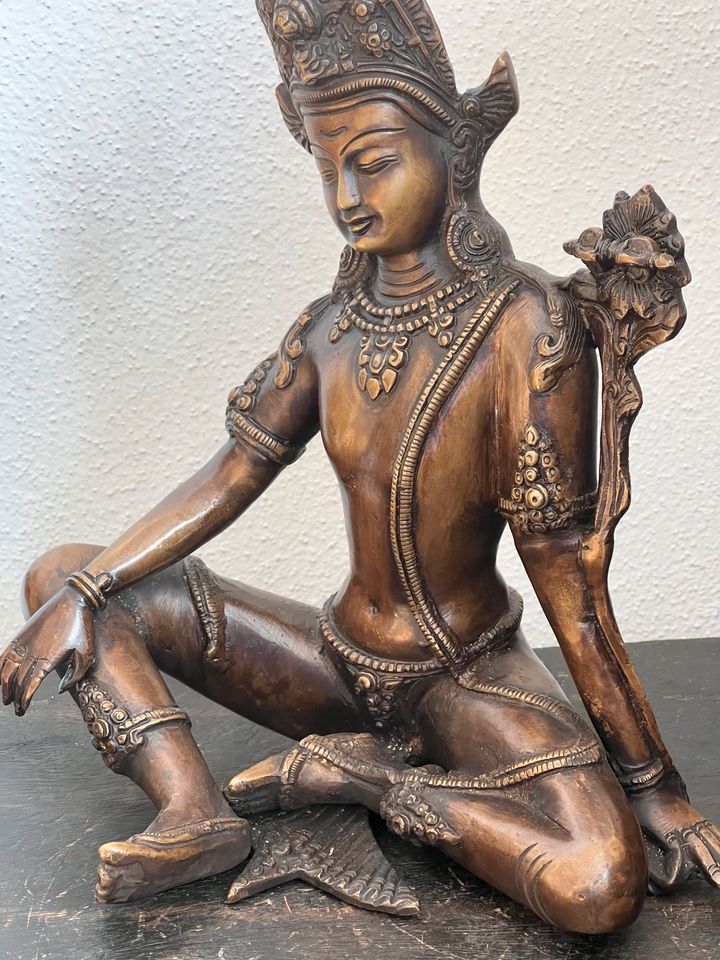 Friedlicher Buddha Vajrapani aus Nepal, sehr selten. Bronze 26cm. in Neufahrn