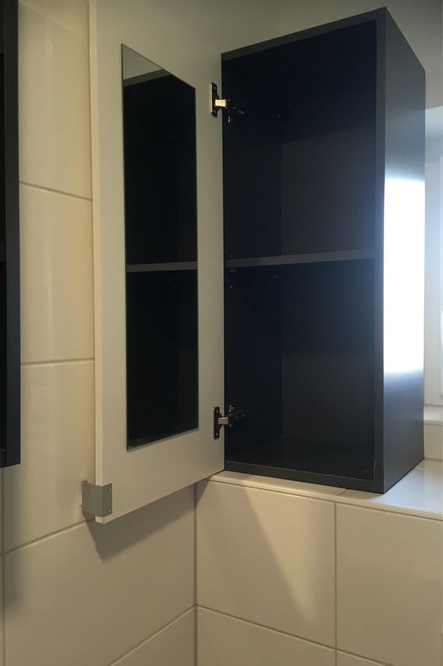 Spiegel und Schrank fürs Badezimmer in Fürth