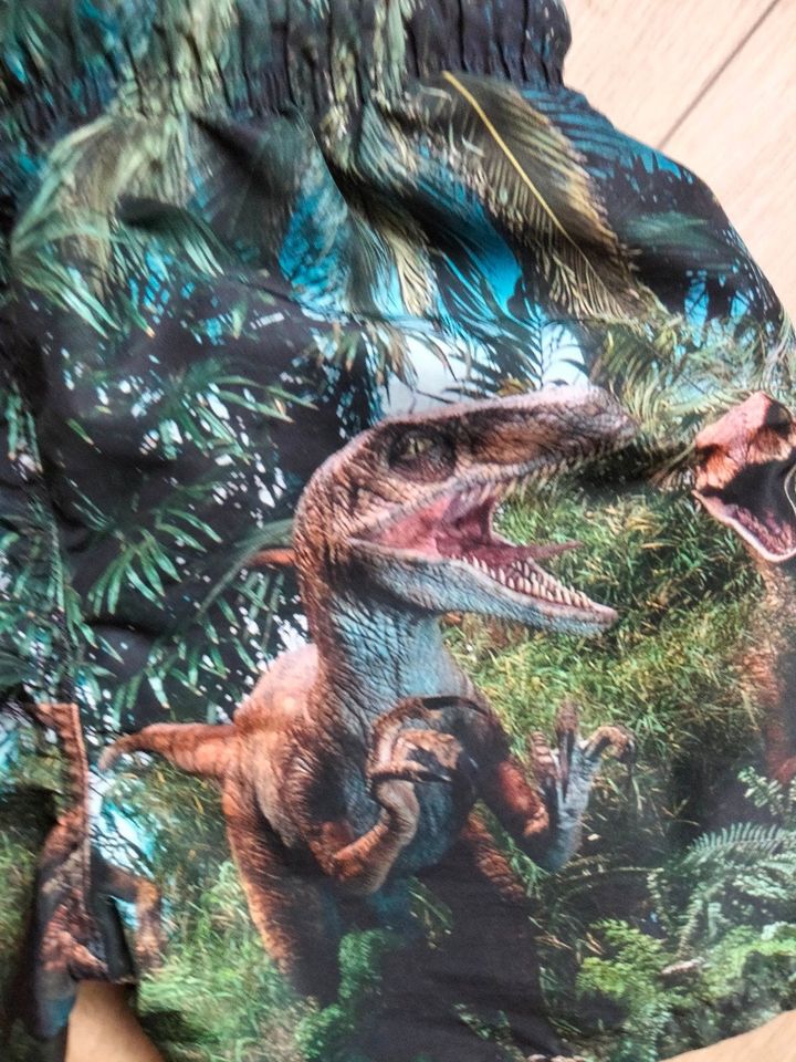 JURASSIC WORLD Badehose H&M  Jungen Gr.98/104 neuwertig in Radegast