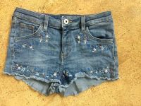 Jeans Shorts Stickerei Blumen Rose H&M Gr.34 Nordrhein-Westfalen - Essen-Margarethenhöhe Vorschau