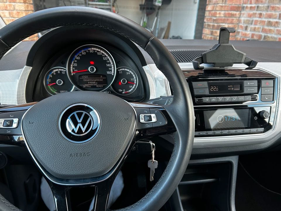 Volkswagen E-UP!  wie neu! in Rechtsupweg