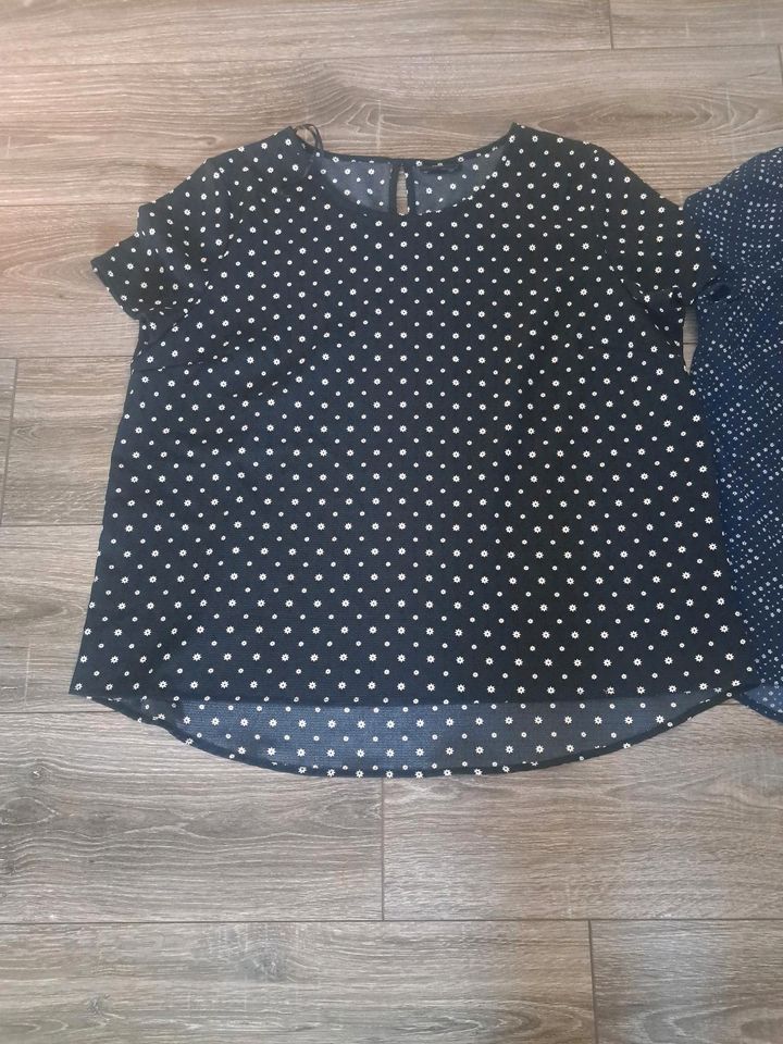 2x Gina Shirt Top -Blusenshirt Gr. 50/52 blau + schwarz in Neunkirchen-Seelscheid