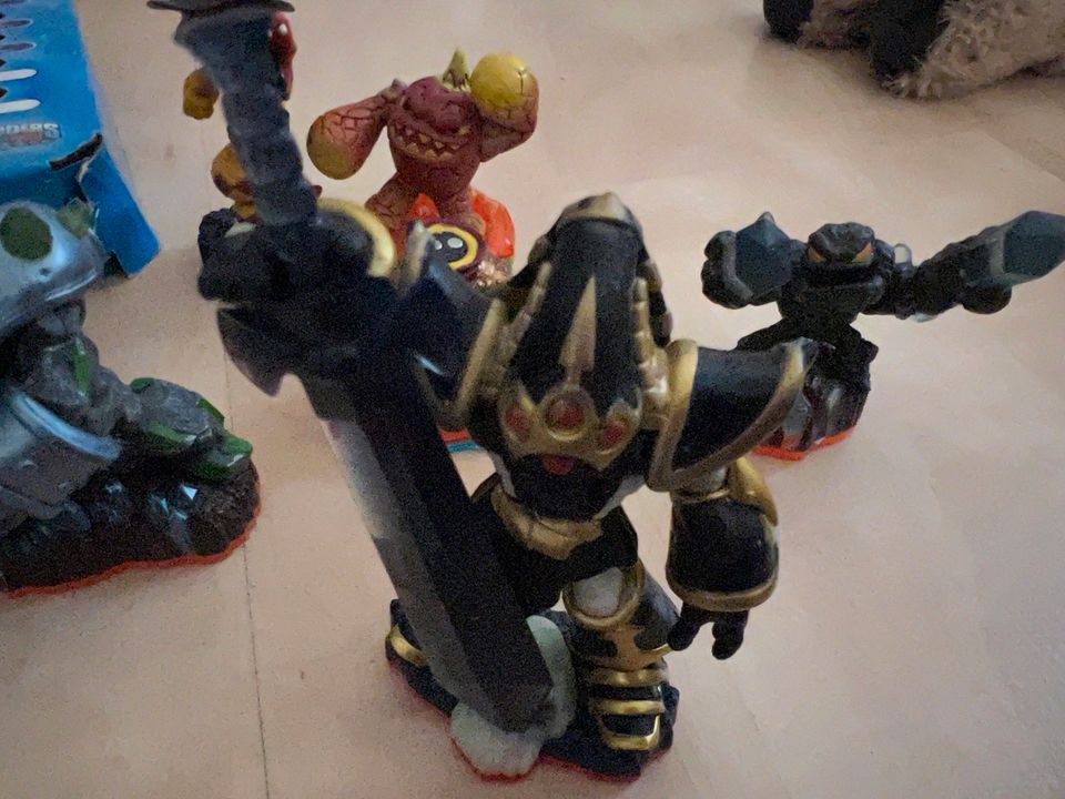 PS3 Skylanders Figuren mit Tasche und Spiel in Vlotho