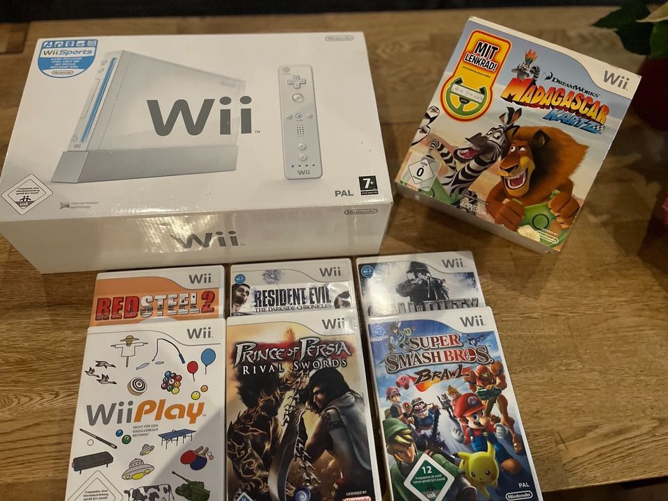 Nintendo Wii mit 10 verschiedenen Spielen in Wolfenbüttel