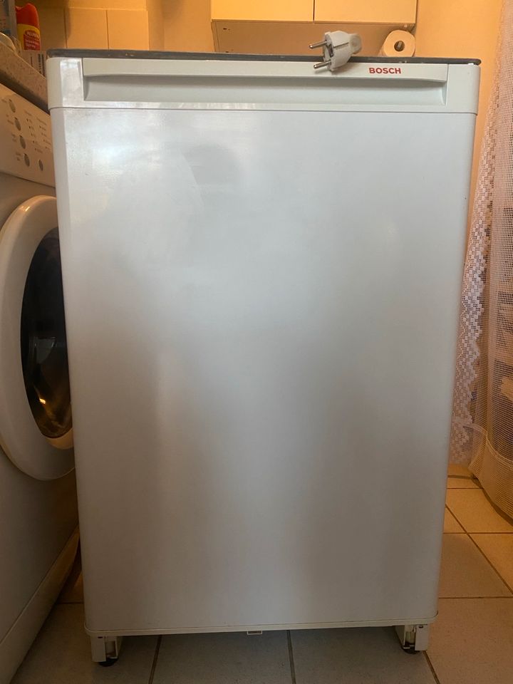 Bosch Kühlschrank mit Gefrierfach in Berlin