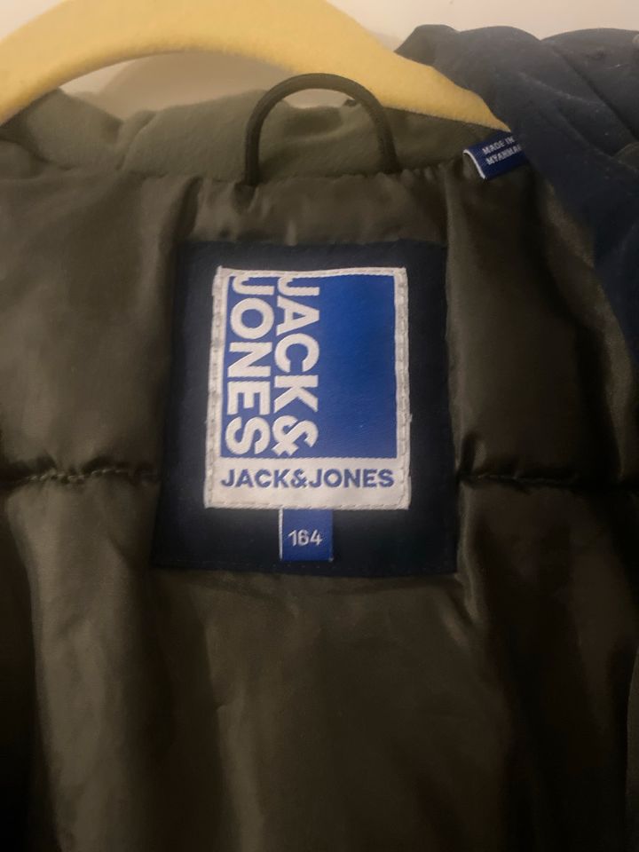 Diese schöne Winterjacke für Jungs verkaufe ich in Crailsheim