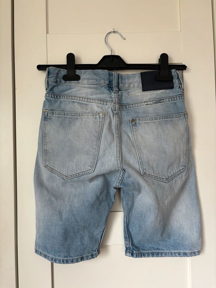 H&M Shorts Jeans Gr. 140 **NEU** in Wolnzach