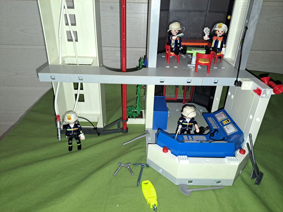 Playmobil 4819Feuerwehr Station mit Schlauchturm in Oberhausen