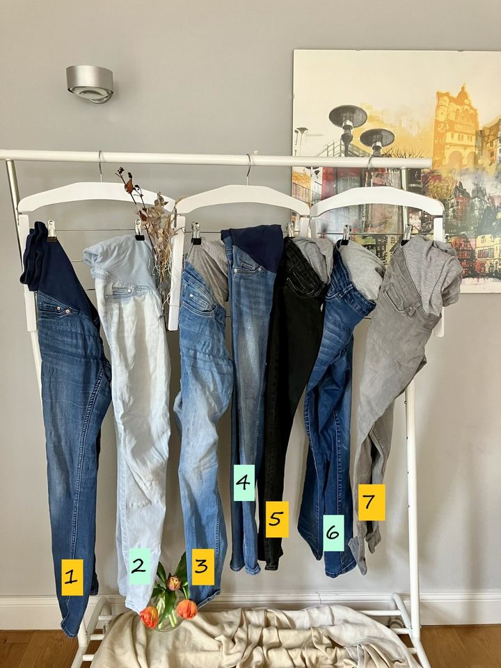 Umstandskleidung:7 lange Jeans und 1 Stoffhose Gr.M/36-40 in Marburg