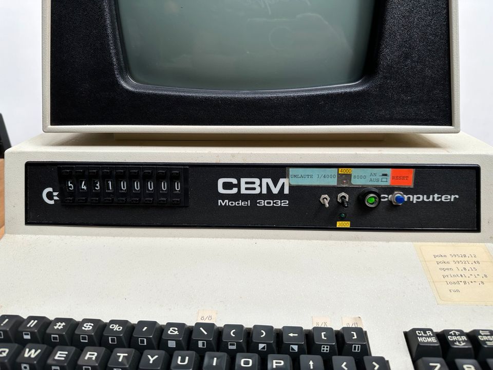 Commodore CBM 3032 PET Heimcomputer+Tractor printer+Floppy Disk in Frankfurt am Main