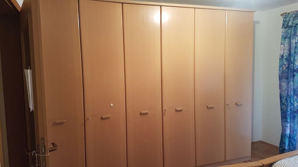 Schlafzimmer, Bett, Kommode, Kleiderschrank, Nachttisch, Eiche in Berglen