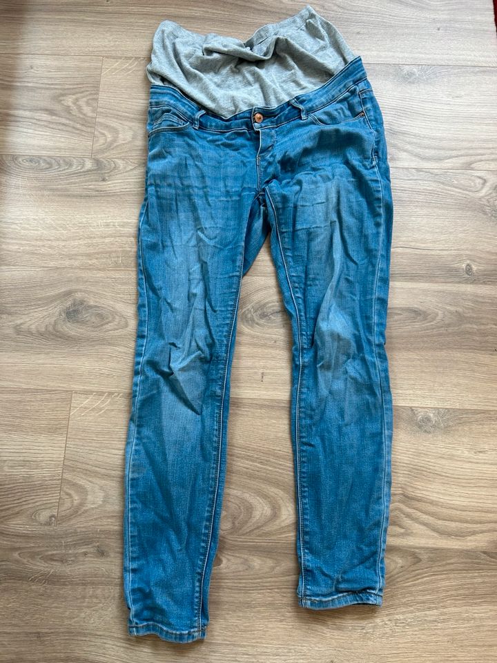 Umstandshose lang Jeans blau L40 in Paderborn