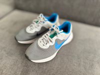 NIKE Sneaker Sportschuhe Gr. 37,5 Düsseldorf - Oberkassel Vorschau