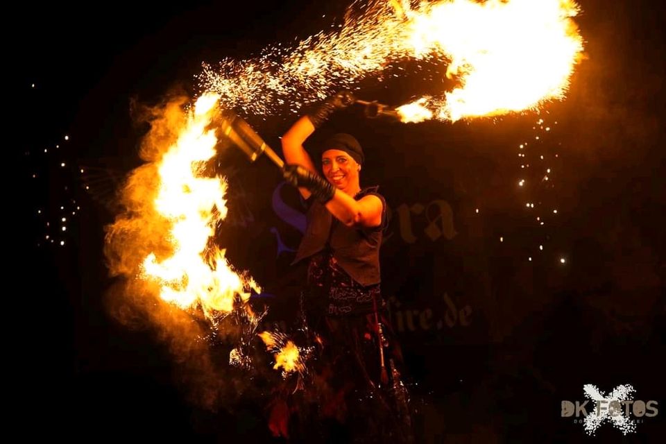 Feuershow LedShow Feuerherz in Überherrn