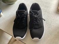 Turnschuhe, 40, Hallenturnschuhe, sneaker, kaum getragen Baden-Württemberg - Karlsbad Vorschau
