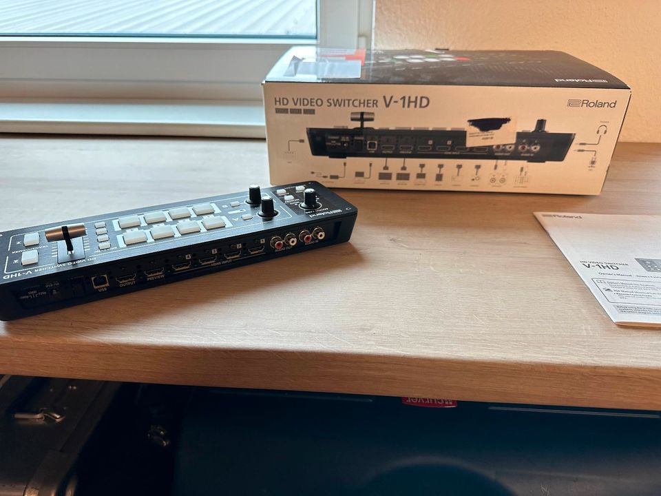 Roland V1 HD - Video Mixer / Video Mischer HDMI in Breckerfeld