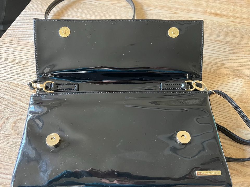 Clutch Belmondo schwarz Lack Handtasche wie neu in Pinneberg