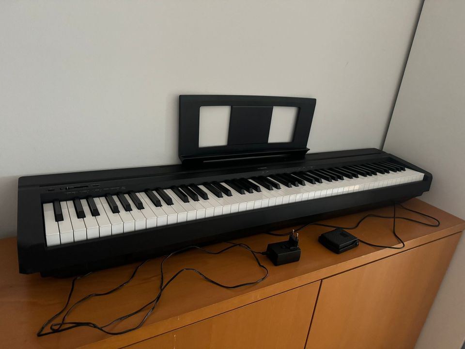 Klavier - Yamaha - P 45 in Renningen