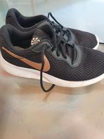 nike schuhe gr 40 Niedersachsen - Uelzen Vorschau