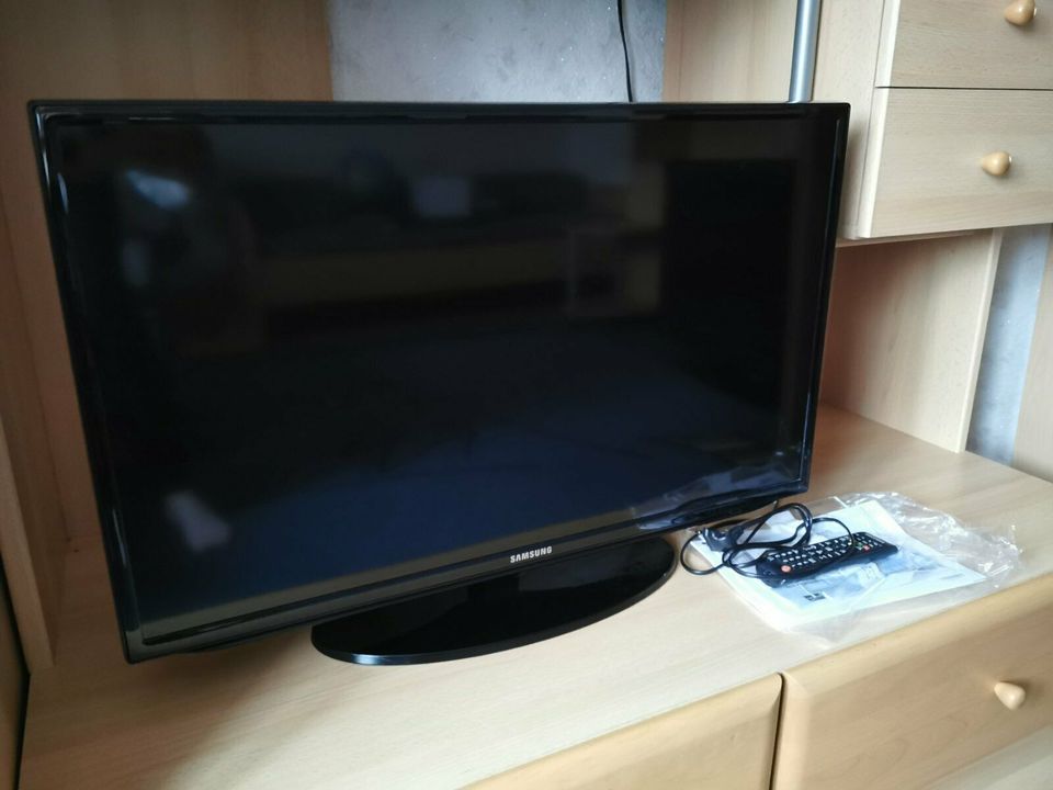 Samsung TV Fernseher UE32EH5000 32 Zoll 81cm Full HD in Wilstedt