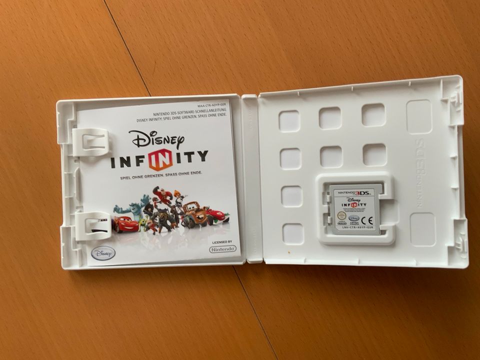 Disney Infinity für 3DS + 6 Figuren in Böhlen