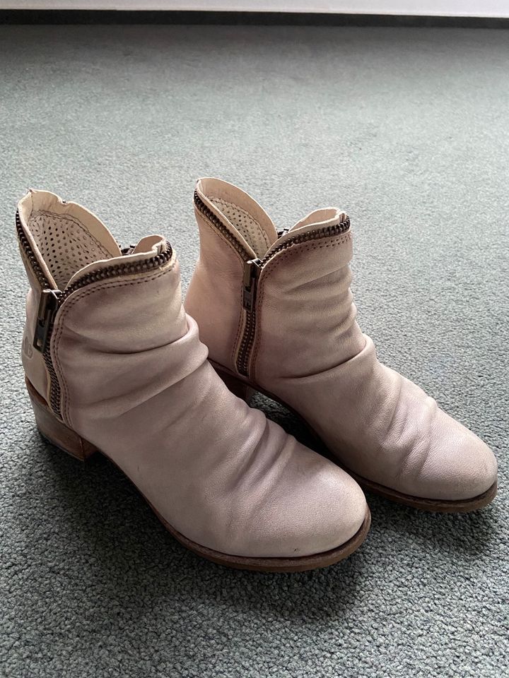 Felmini Stiefelette Gr. 39 beige/grau inkl. Versand in Bornheim