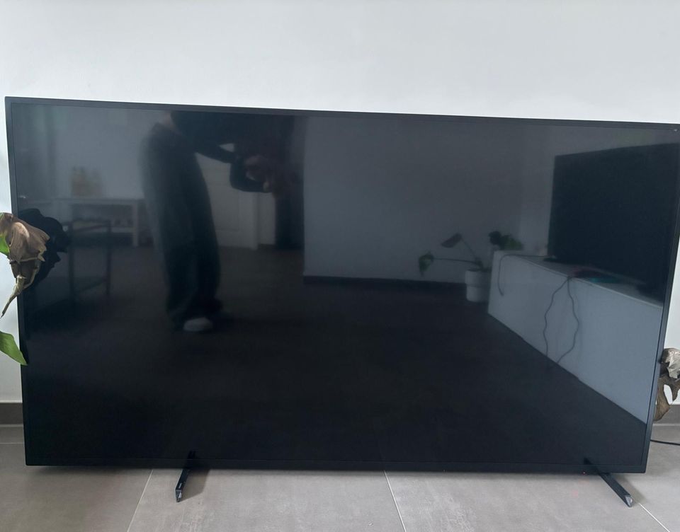 70 Zoll TV PHILIPS 70PUS8108/12 4K LED Ambilight - defekt in Meschede