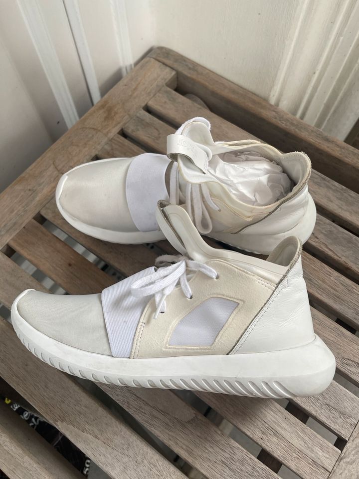 Adidas Tubular Defiant Sneaker Weiß Gr. 37,5 (UK 4 1/2) in Eimsbüttel -  Hamburg Harvestehude | eBay Kleinanzeigen ist jetzt Kleinanzeigen