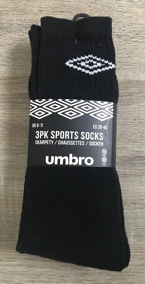 NEU! 3 paar UMBRO Sportsocken. Gr. 39 - 45 in Büdelsdorf