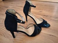 Edle BUFFALO Sandaletten High Heels Pumps Wildleder schwarz Gr.37 Brandenburg - Werder (Havel) Vorschau