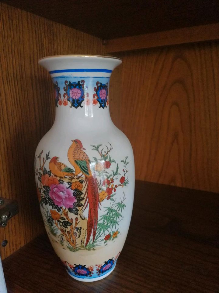 Vase/ Blumenvase chinesisches Porzellan 26 cm in Meine