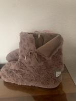 Kunst Fell Boots Hausschuhe Rosé 40/41 Primark Mülheim - Köln Buchforst Vorschau