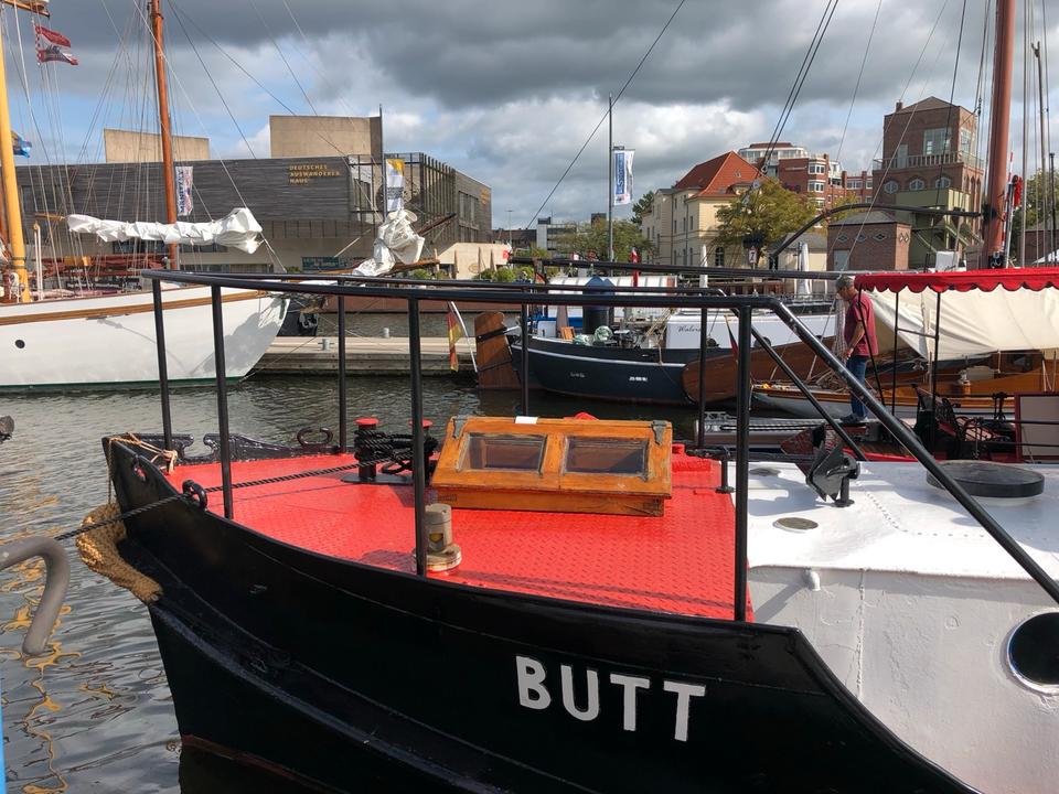 Schlepper,Schiff, Tug,,fahrfertig, Deutz Motor generalüberholt, in Haselau
