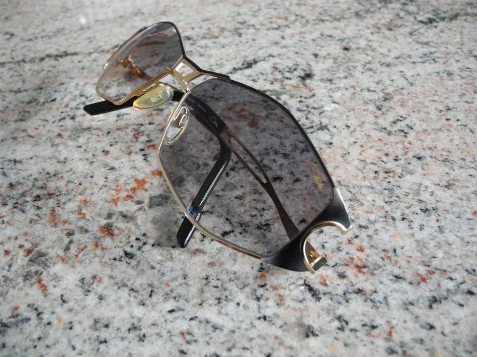 Damensonnenbrille der Marke, Vintage Cazal Mod. 934 Col. 302 in Centrum