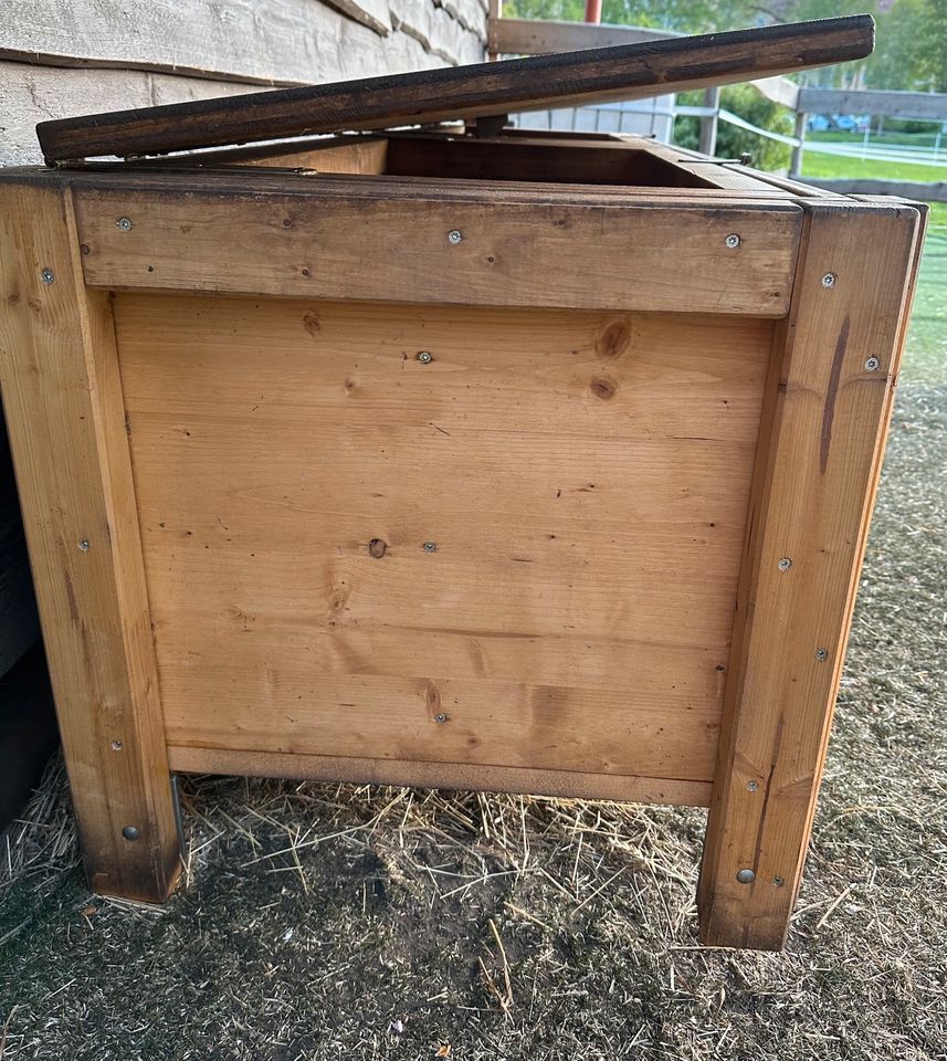 Verkaufe original Horsefeed Box - zeitgesteuerte Heukiste in Freiberg