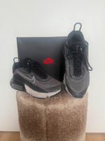 Nike Air Max 2090 Sneaker Sportschuhe Gr 36,5 Bayern - Regensburg Vorschau