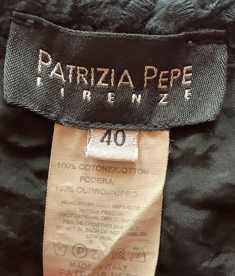 schwarze Shorts von Patrizia Pepe Gr. I 40, DE 36 38 in Hamburg
