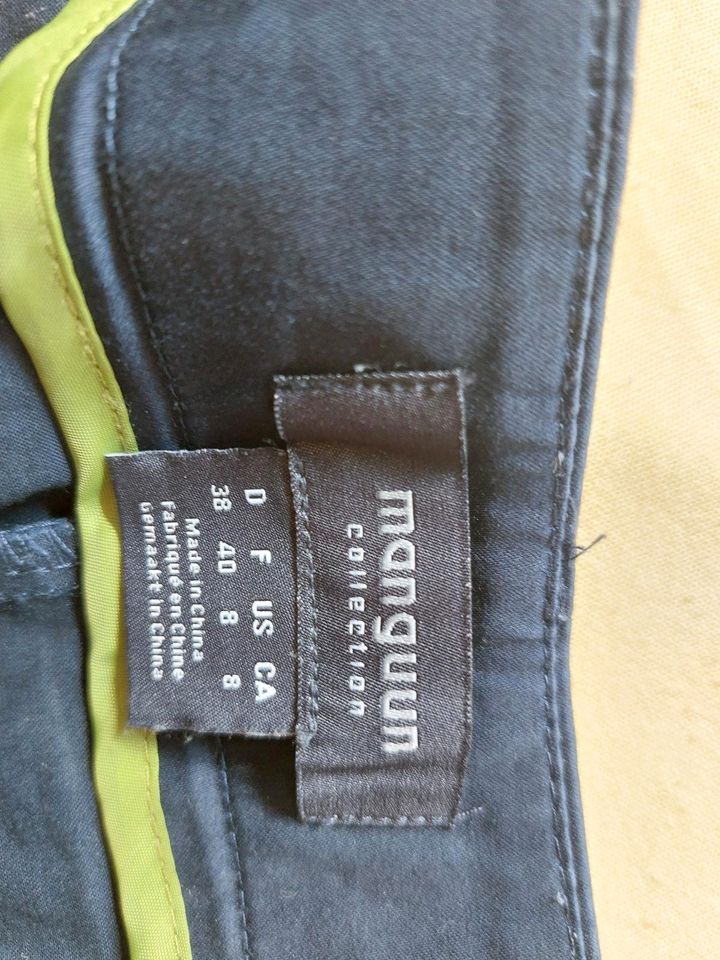Dunkelblaue Shorts Gr. 38, 97% Cotton 3% Elasthan in Berlin