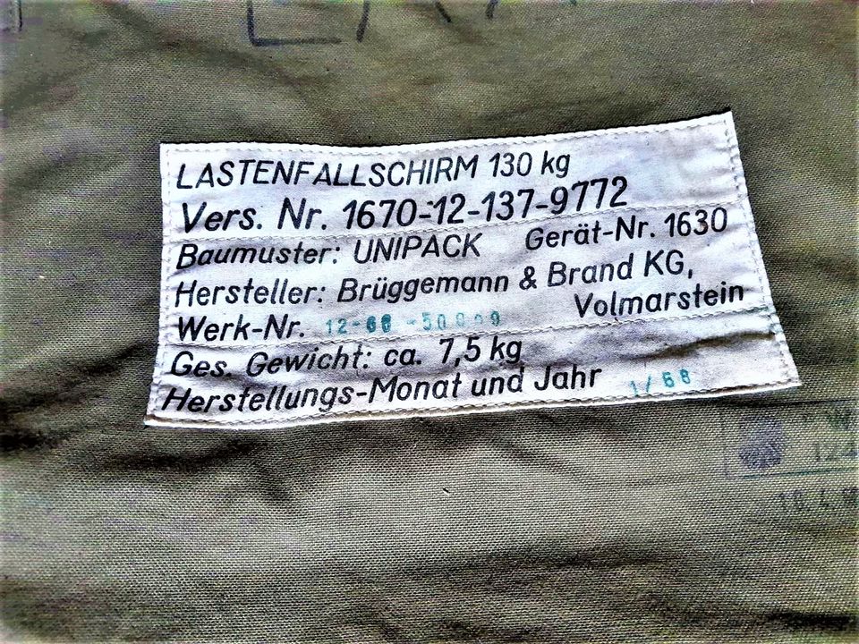 Lastenfallschirm 130 kg Packhülle ATRAPPE B & B Bundeswehr in Merching