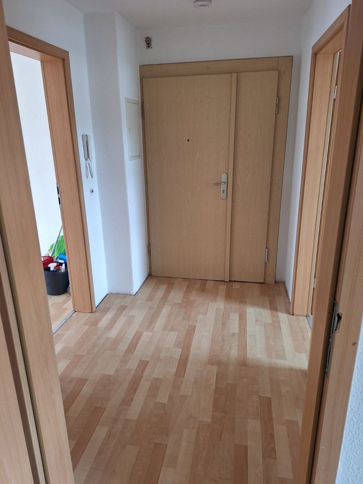 3 Zimmer Wohnung mit extra Küche und Badewanne im DG! #DD55 in Freital