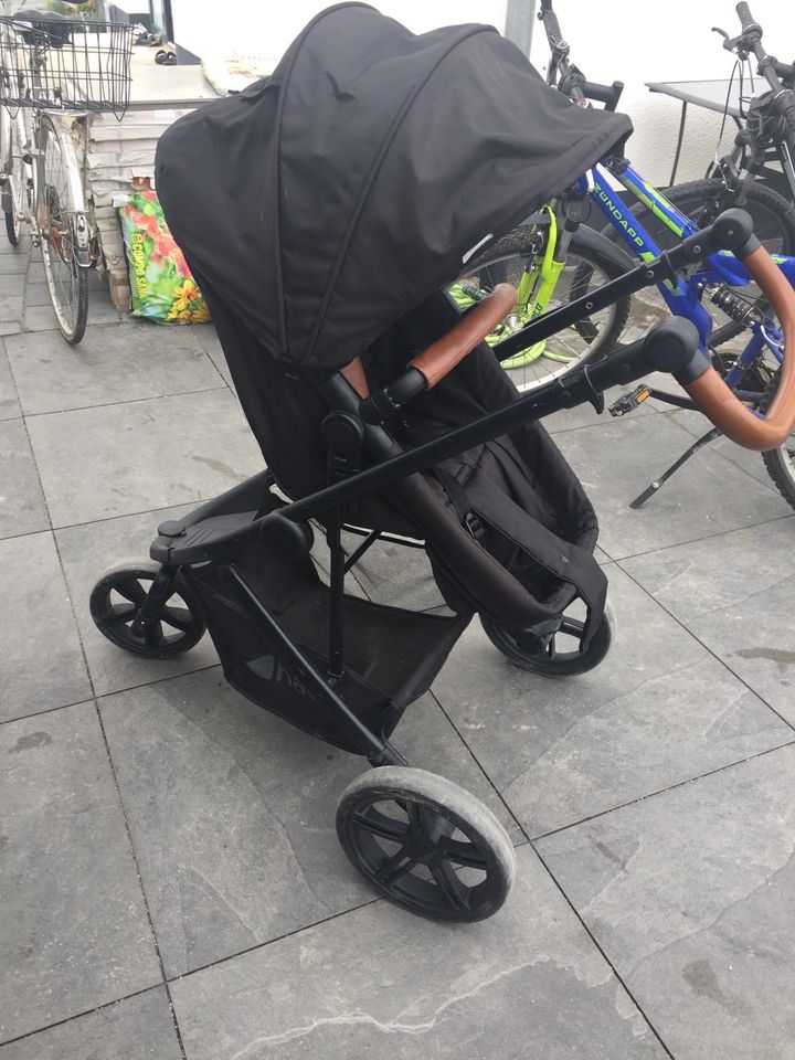 Hauck Kinderwagen mit Babyschale und Wintersack in Bötzingen