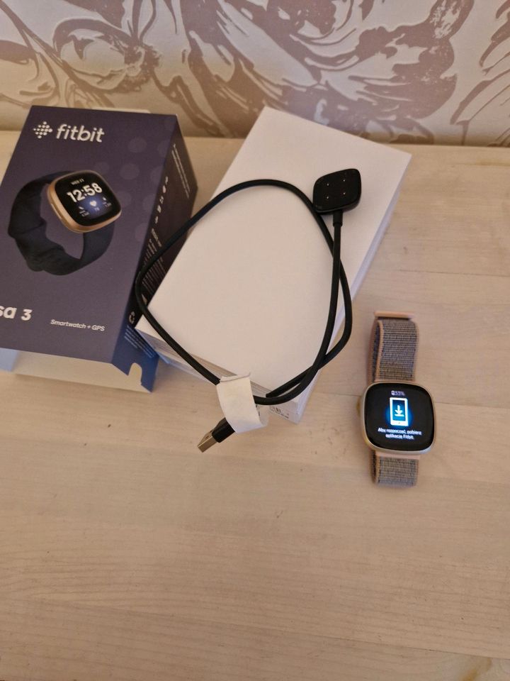 Smartwatch Fitbit Versa 3 in Prenzlau