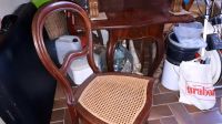 2 schöne Stühle und Tisch Geflecht Vintage antik Holz Bayern - Rüdenhausen Vorschau